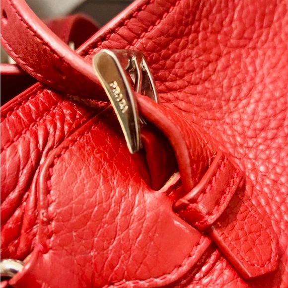 💫💫💯BEAUTIFUL VINTAGE 🛍️🛍️PRADA 🛍️🛍️Camel Vitello Diane Leather Bag💫💫💫 - Picture 12 of 16